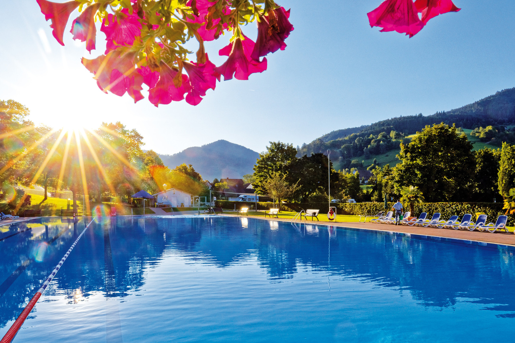 Das Panorama-Freibad lockt ...