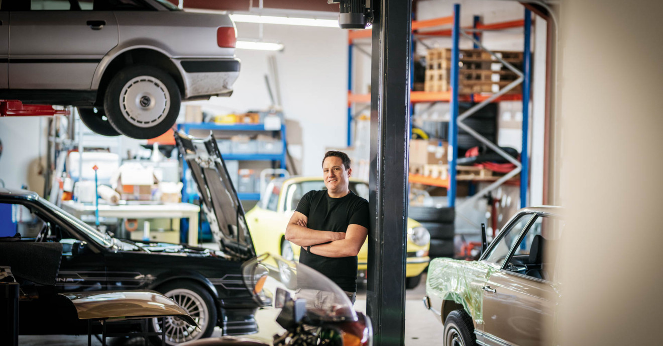 Oldtimer mit E-Antrieb: Legend Motors macht Klassiker in Villingen-Schwenningen fit für die Zukunft.