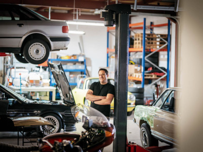 Oldtimer mit E-Antrieb: Legend Motors macht Klassiker in Villingen-Schwenningen fit für die Zukunft.